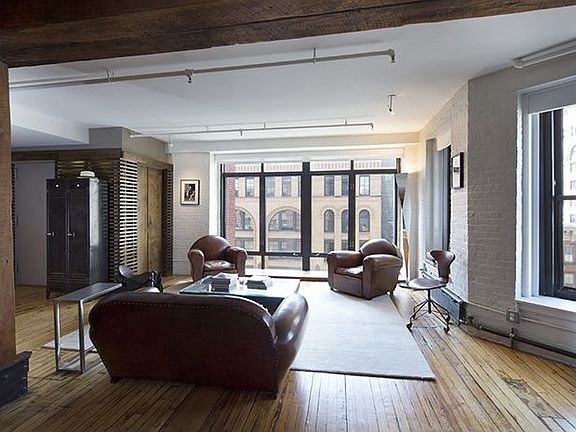 4th image of 220 West Broadway
