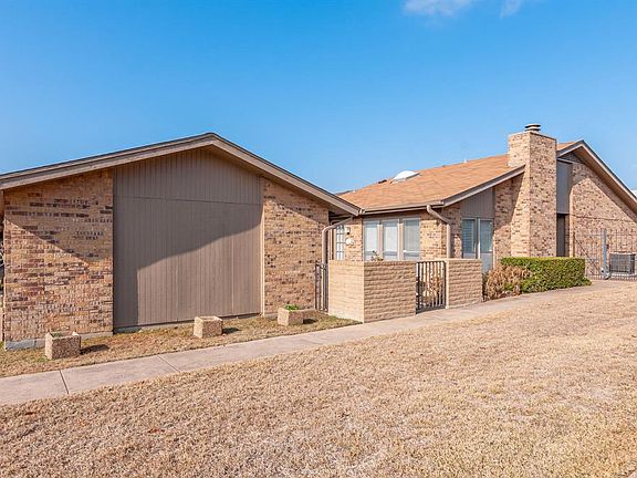 2nd image of 927 Shady Creek Ln