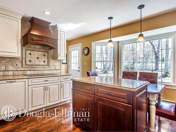 4th image of 17 Sandpiper Ct