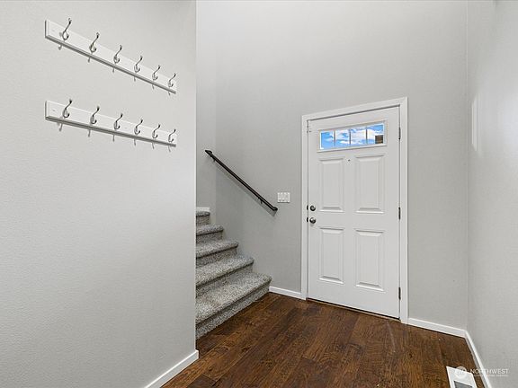 4th image of 4711 80th Drive NE