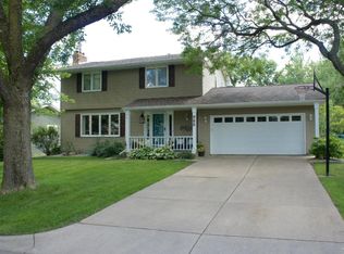 986 Tiller Ln, Shoreview, MN 55126