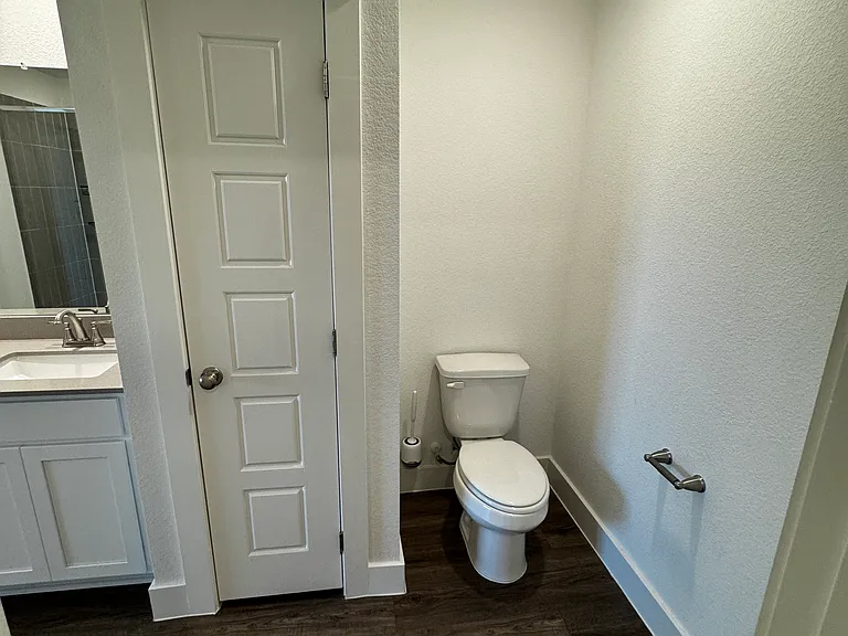 1154 Lexington Dr — Photo 8