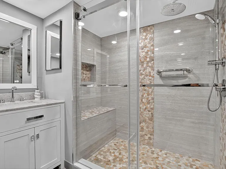 7773 La Mirada Dr — Photo 23