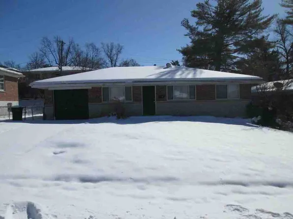 8786 Darnell Pl, Saint Louis, MO 63136