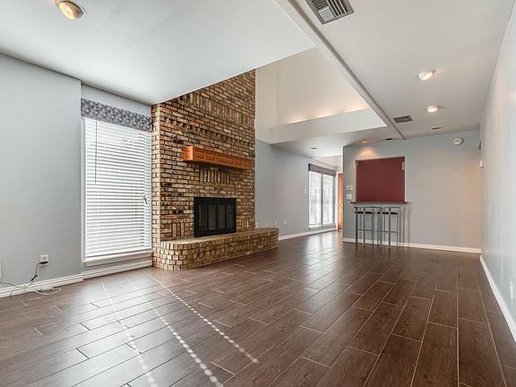 5th image of 1909 Clover Ln