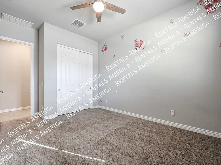 8544 W Midway Ave — Photo 21