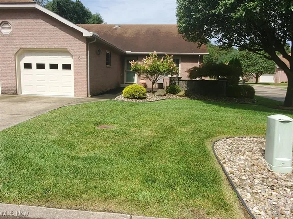 6 Hamlet Close, Parkersburg, WV 26104