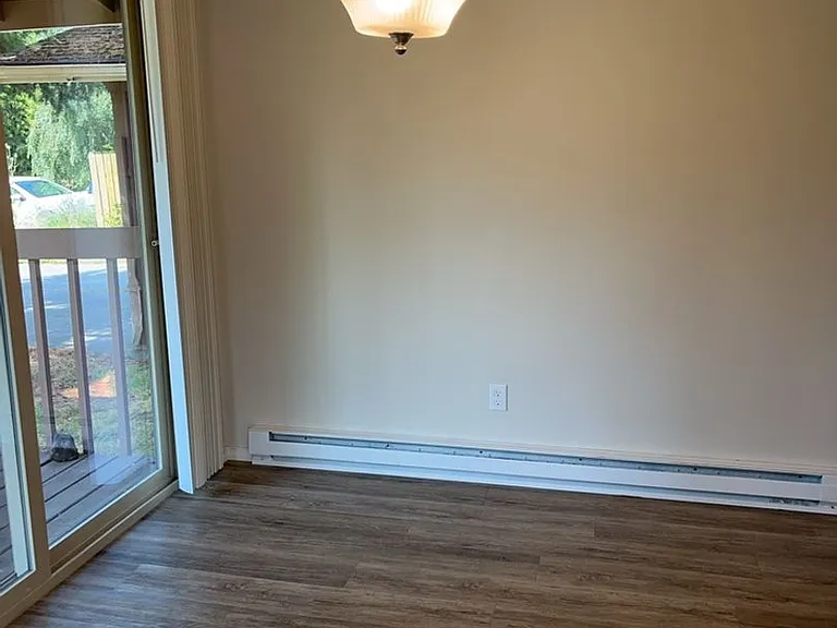 2319 Wilson Ave — Photo 6