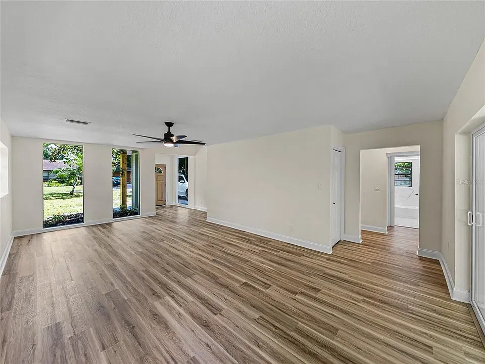 3 bed, 2128 sqft, $2,700 — Photo 4