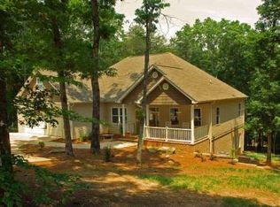 45 Holcomb Dr, Cleveland, GA 30528