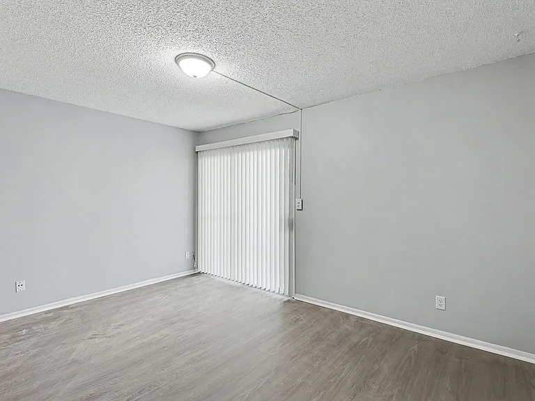 Stoneybrook Apartments — Photo 18