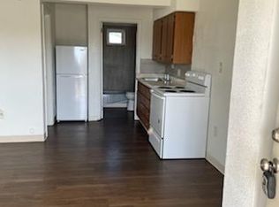 686 S Ashburton Rd #E, Columbus, OH 43213