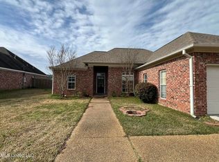 325 E Magnolia Pl, Pearl, MS 39208