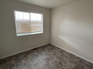 412 Cribbon Ave, Cheyenne, WY 82007