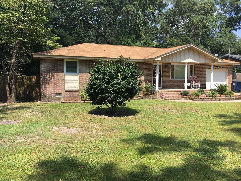 1st image of 210 Holly Ave