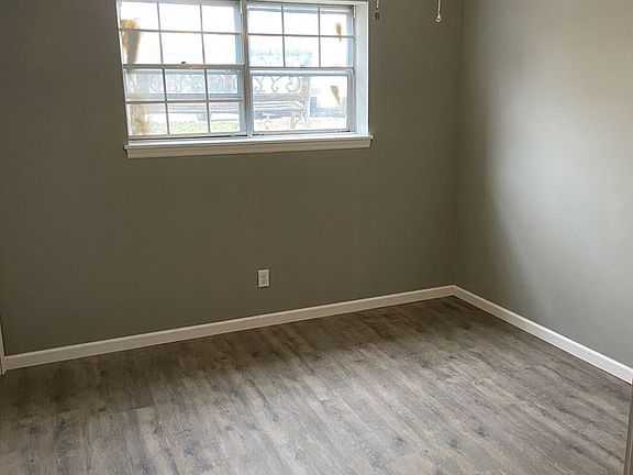 5th image of 905 Georgian Dr APT B