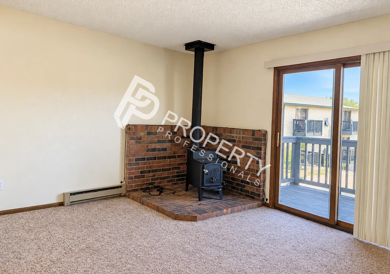 2 Bedroom Condominium in Rifle — Photo 4