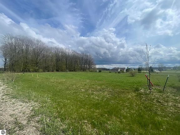 2nd image of 1413 Pineridge Dr