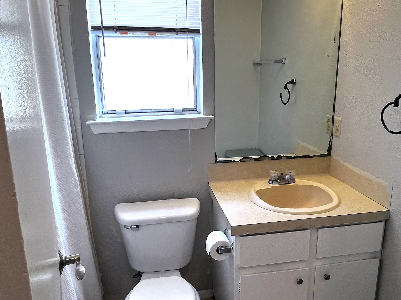 2 bed, 903 sqft, $700 — Photo 4