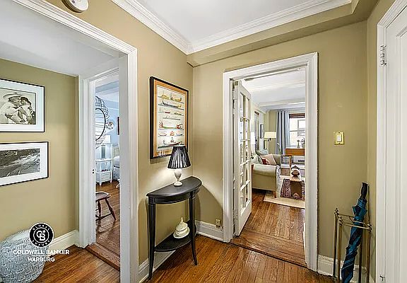 4th image of 424 E 52nd St APT 8G