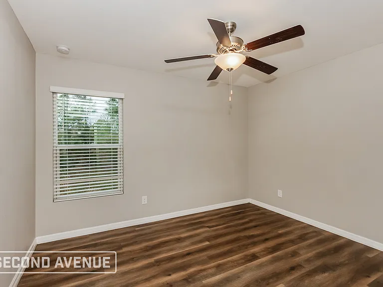 736 Barcia St E — Photo 15