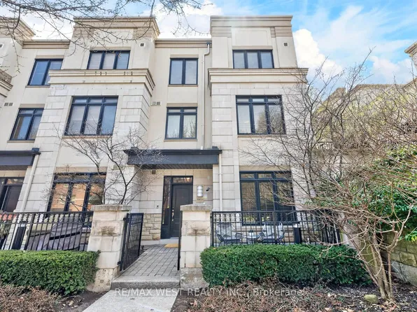 7 Oakburn Cres #Townhouse 11, Toronto, ON M2N 2T5