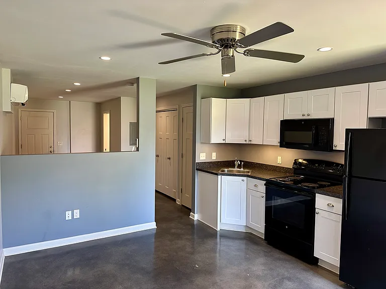 24 Trimble St #A — Photo 2