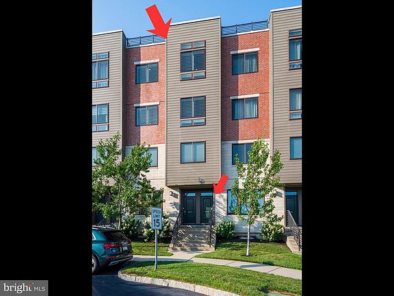 4th image of 414 Lakeview Ct Condo 2