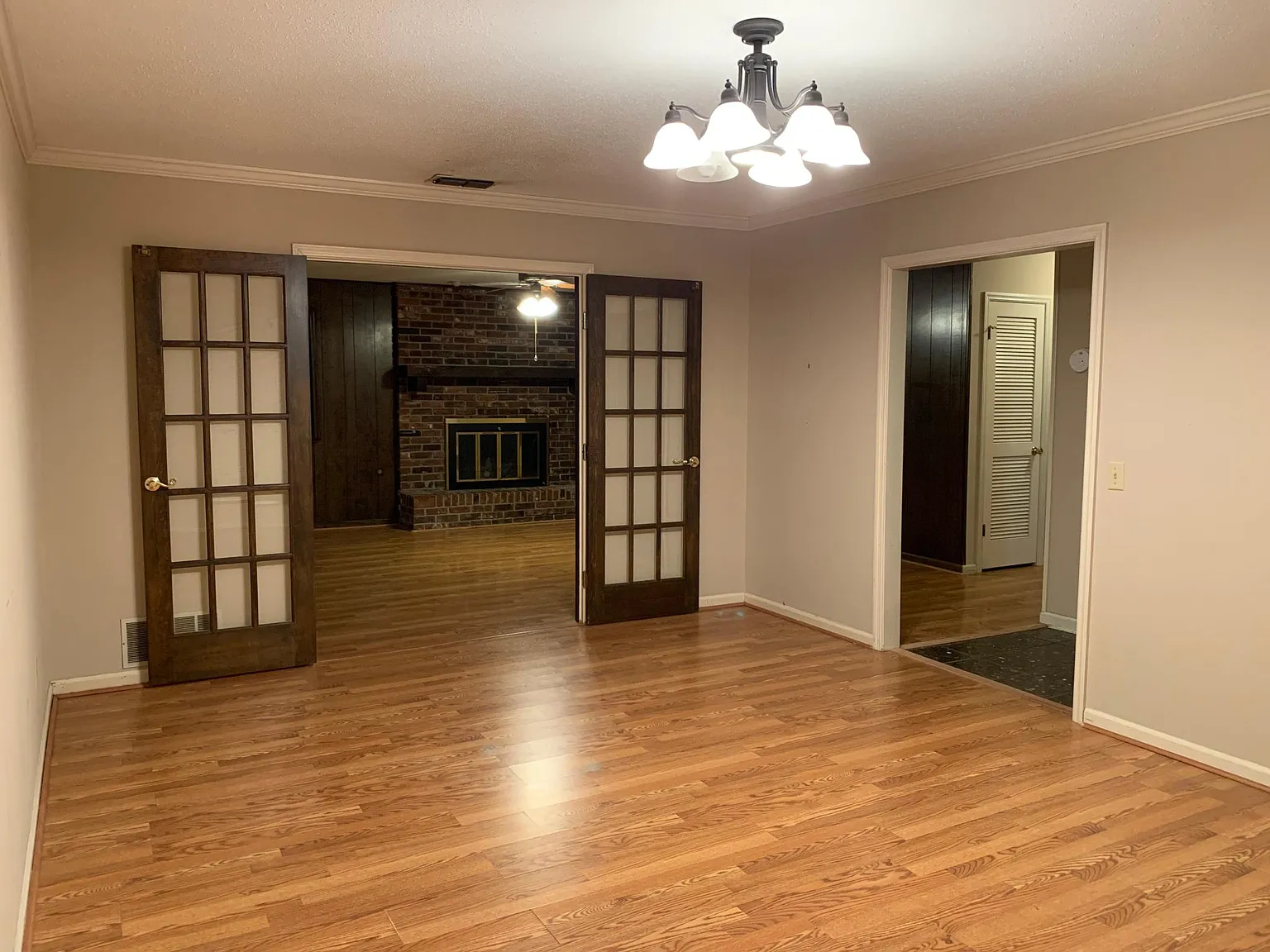 1501 Jennifer Dr — Photo 4