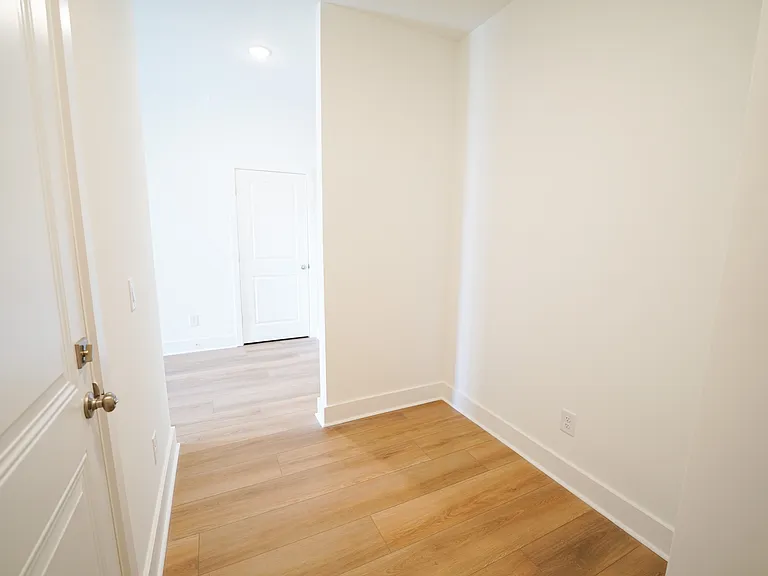 128 Kingswood Cir — Photo 12
