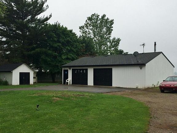 5th image of 2748 Yore Ave