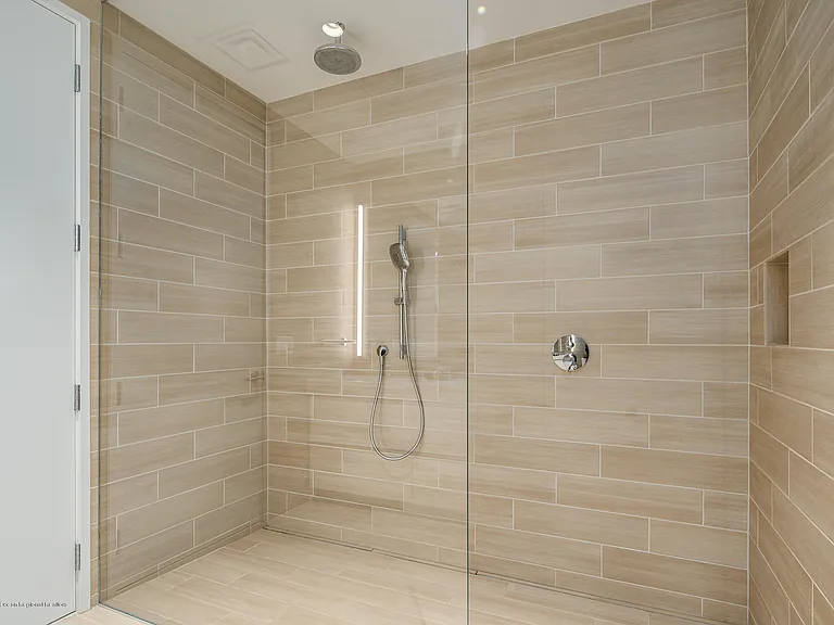 601 Heck St #207 — Photo 23