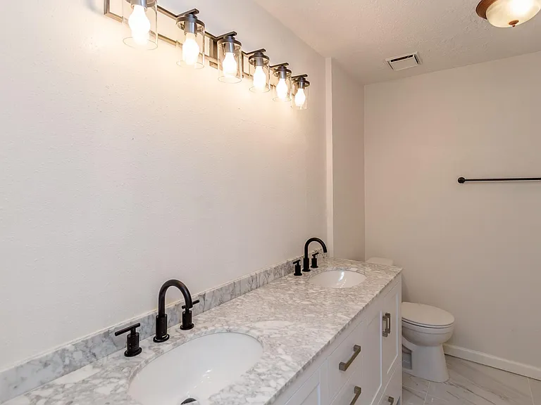 5115 Beaverhollow Dr — Photo 10