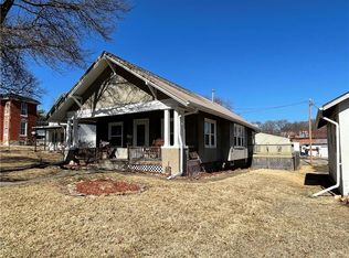 905 Parallel St, Atchison, KS 66002