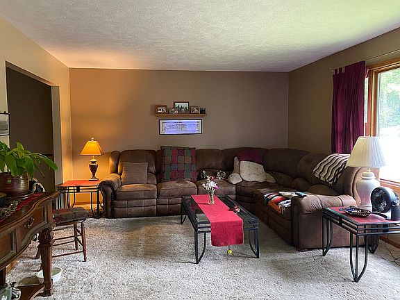 3rd image of 20 W Sandwood Dr