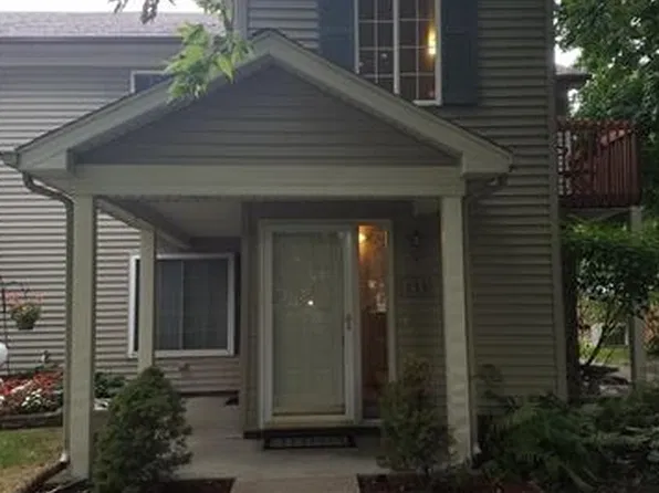 853 Saybrook Dr #1, Waterford, MI 48327