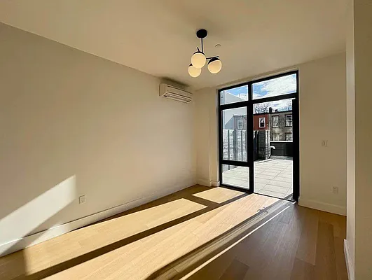 Rented by eRealty Advisors USA Inc | media 6