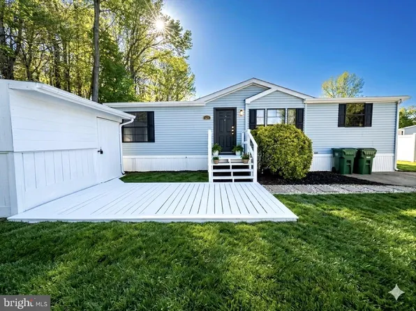 9 Robert St, Stafford, VA 22554