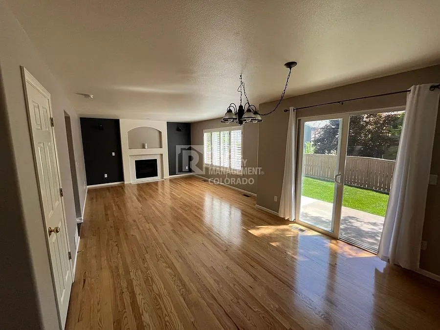 Spacious 5-Bedroom Home in Desirable Highlands Ranch, CO — Photo 3