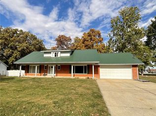 1408 Hickory Hill Dr, Effingham, IL 62401