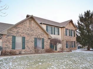 2865 Cobblestone Crossing Ct, Dayton, OH 45458