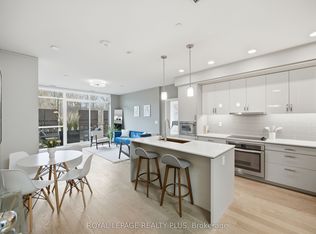 1575 Lakeshore Rd W #105, Mississauga, ON L5J0B1