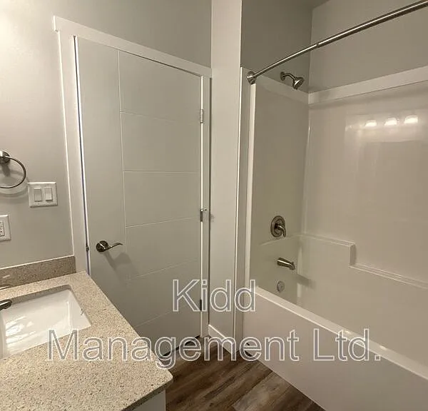 217 Monterey — Photo 6