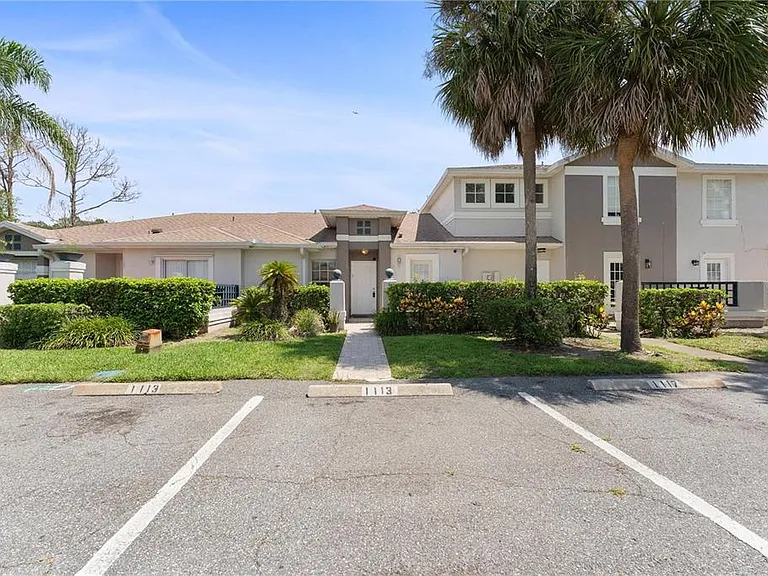 1113 Lucaya Cir — Photo 1
