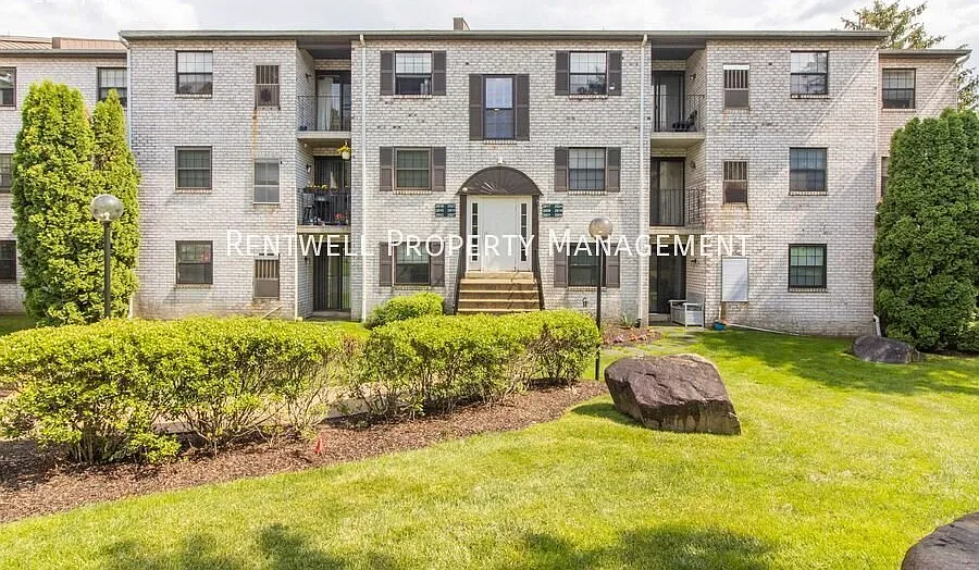2BR 1BA Condo in West Chester PA, Goshen Valley Condo Association — Photo 1