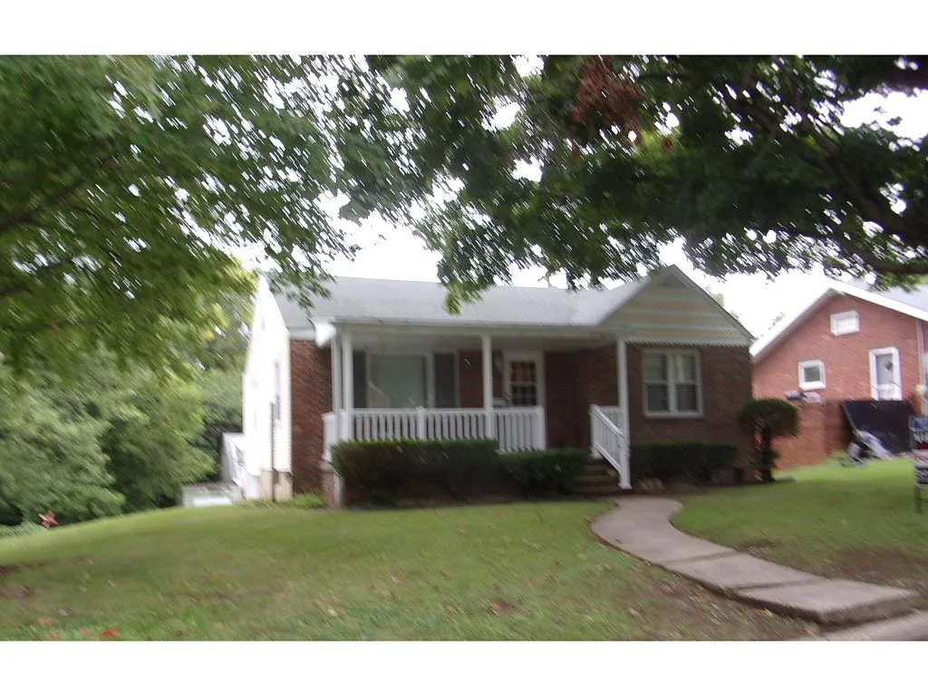 1147 S 21st St photo 1