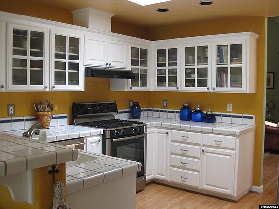 2nd image of 1014 Sierra Vista Ct
