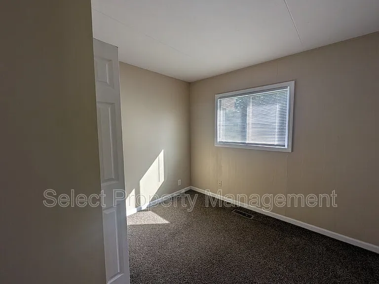 926 Houston Dr — Photo 11