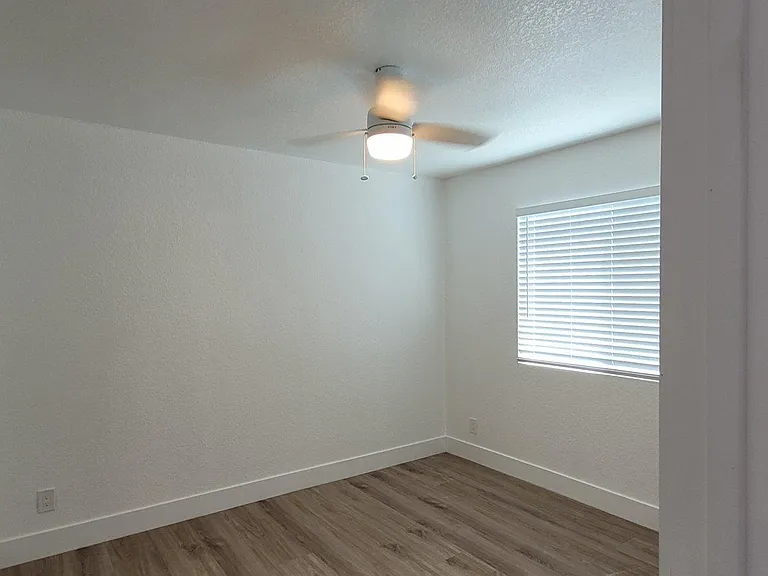 399 Zenith St #4 — Photo 4