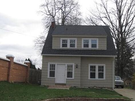 1st image of 3719 Oakland Dr